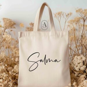 Minimal name tote