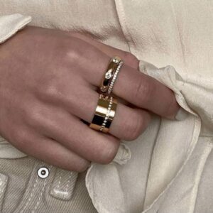 Thick band with diamantes Ring